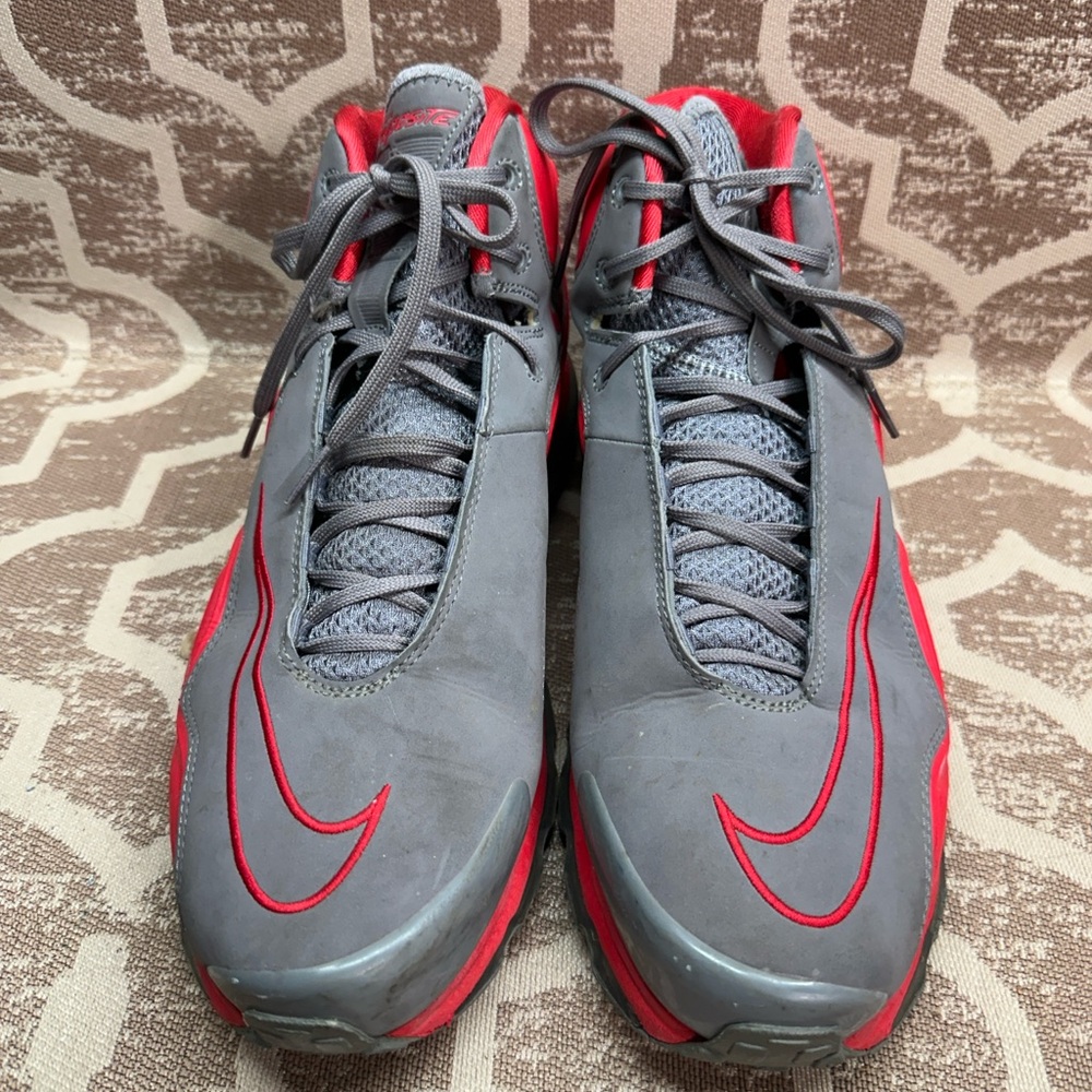 Nike Air Max Flyposite
Cool Grey Hyper Red - Picture 2 of 4